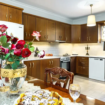 Venetian Hill House By 