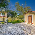 Venetian Hill House By 