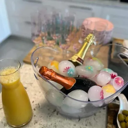 Venetian Hill House By 