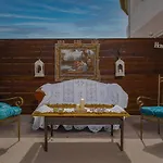 別荘 Venetian Hill House By 