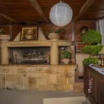 Venetian Hill House By 