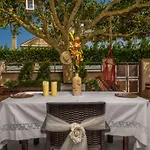 Venetian Hill House By 