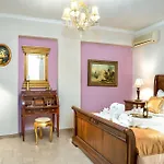 Venetian Hill House By 