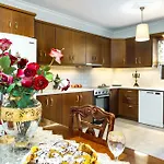 Venetian Hill House By 