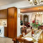 Venetian Hill House By 