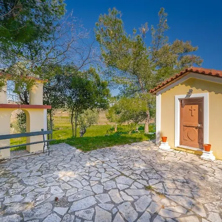 Venetian Hill House By 