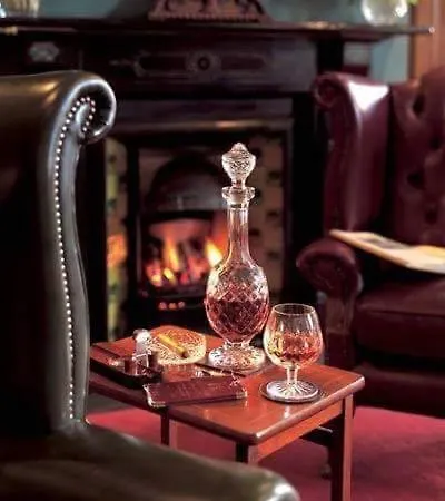 Venetian Hill House By 